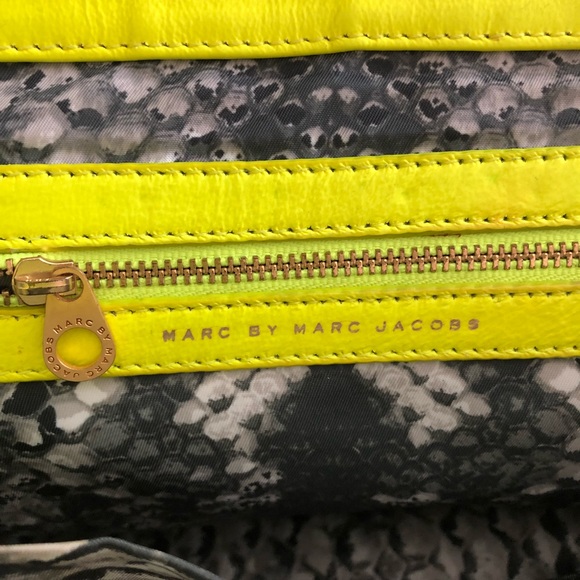 Marc by Marc Jacobs Handsbag - Picture 6 of 6